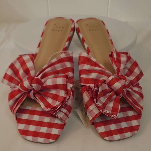 a new day Shoes - A New Day Women's Scarlet Gingham Bow Flat Sandals Red and White Size 9 NWT